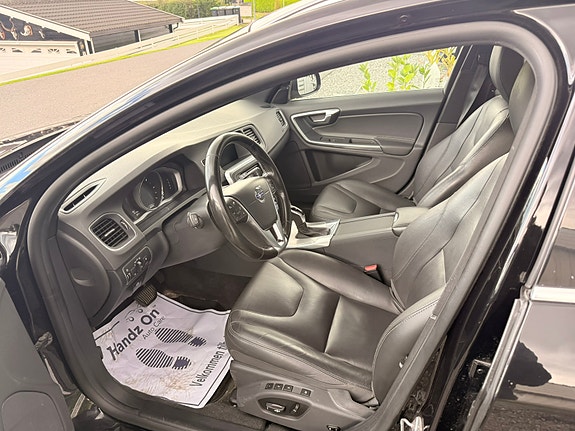 Volvo V60 13 of 29