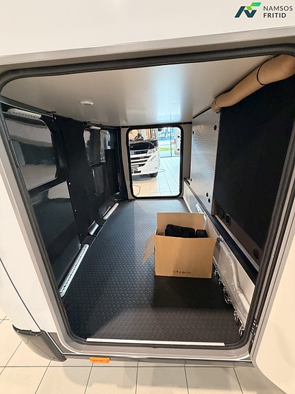 Bürstner Signature / SFT 7.4 | Face to Face | Queenbed | Uten senkeseng | Automat | Solcelle | Lithium 8 of 30