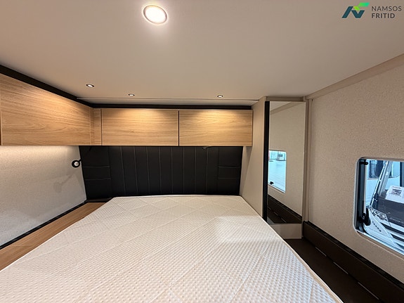 Bürstner Signature / SFT 7.4 | Face to Face | Queenbed | Uten senkeseng | Automat | Solcelle | Lithium 25 of 30