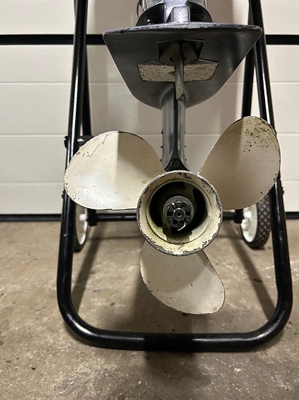 Yamaha F25 firetakter Lang stamme med både Rorkult og opplegg for fjernstyring 5 of 9