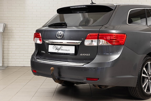 Toyota Avensis 7 of 23