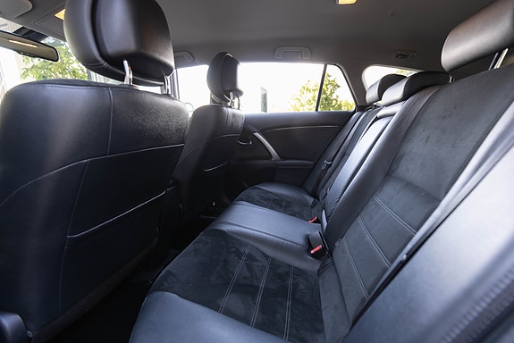Toyota Avensis 12 of 23