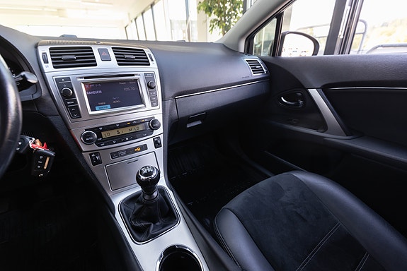 Toyota Avensis 11 of 23