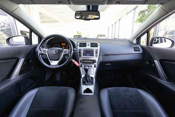 Toyota Avensis 19 of 23