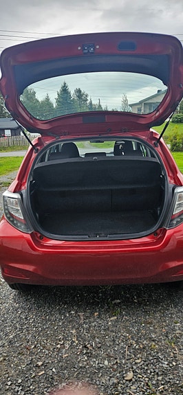 Toyota Yaris 5 of 9