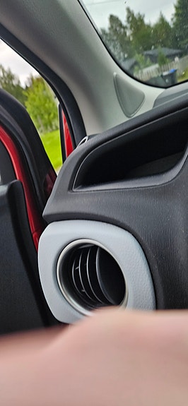 Toyota Yaris 6 of 9