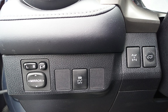 Toyota RAV4 24 of 30