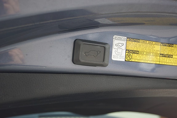 Toyota RAV4 7 of 30