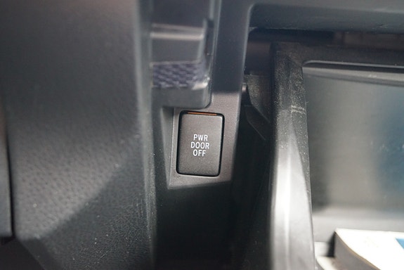 Toyota RAV4 26 of 30