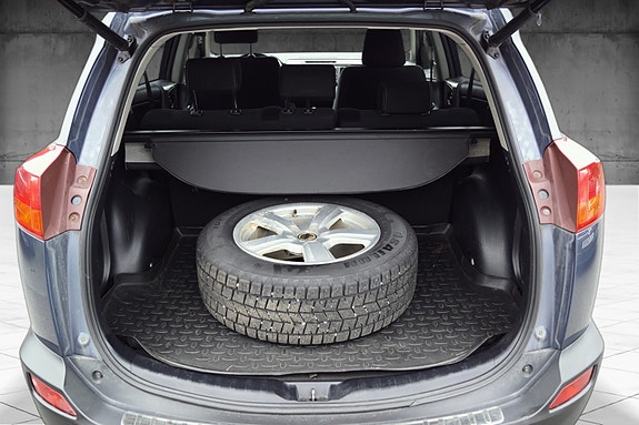 Toyota RAV4 8 of 30
