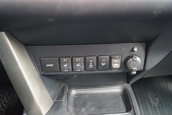 Toyota RAV4 28 of 30
