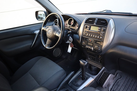 Toyota RAV4 22 of 30