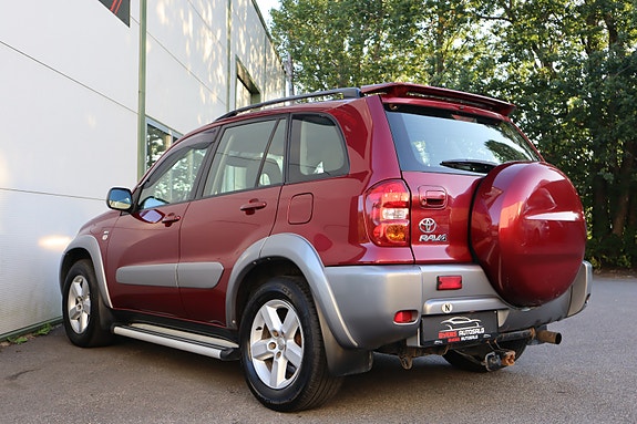 Toyota RAV4 12 of 30