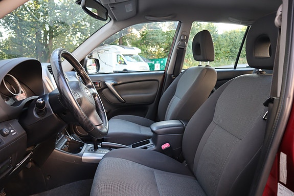 Toyota RAV4 19 of 30