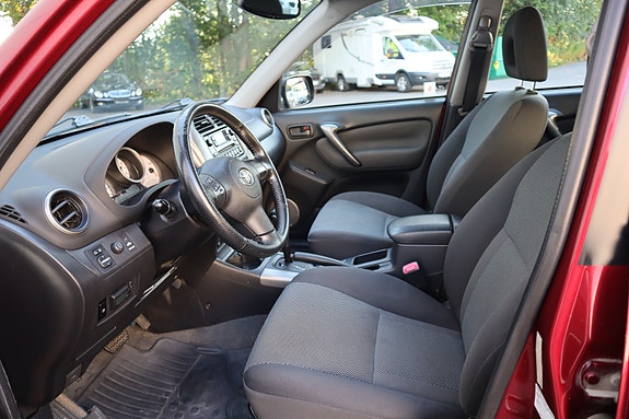 Toyota RAV4 18 of 30