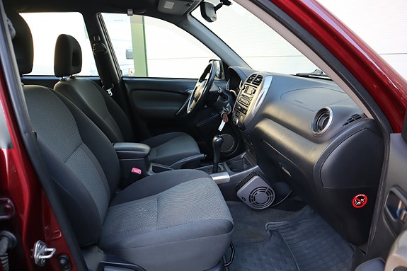 Toyota RAV4 21 of 30