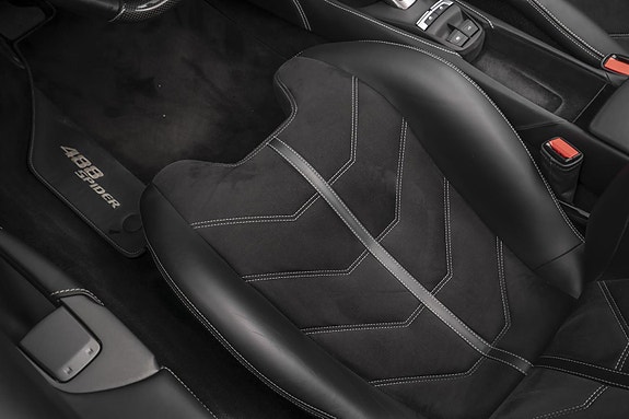 Ferrari 488 Spider 28 of 30