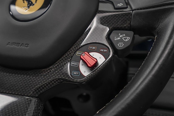 Ferrari 488 Spider 14 of 30