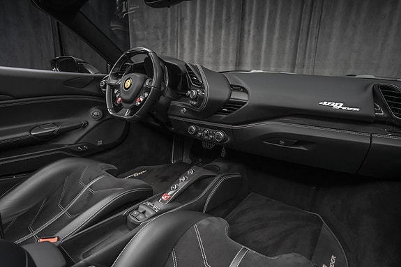 Ferrari 488 Spider 27 of 30