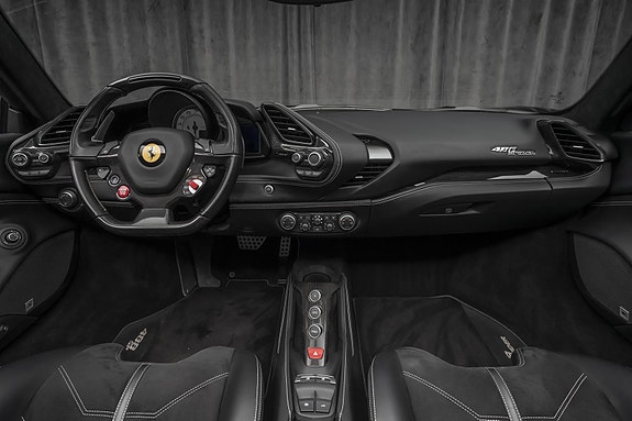 Ferrari 488 Spider 23 of 30