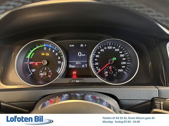 Volkswagen Golf VII 17 of 30