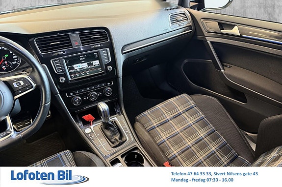 Volkswagen Golf VII 18 of 30
