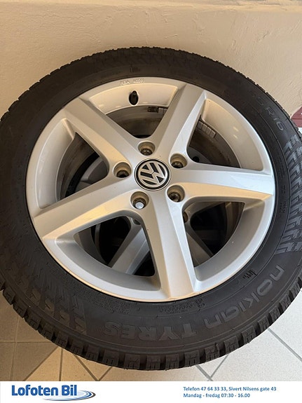 Volkswagen Golf VII 27 of 30