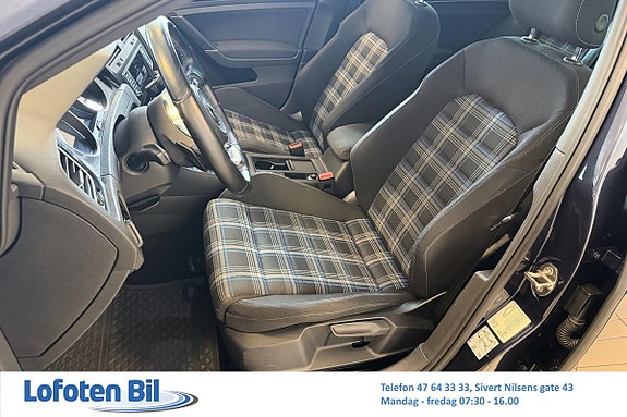 Volkswagen Golf VII 13 of 30