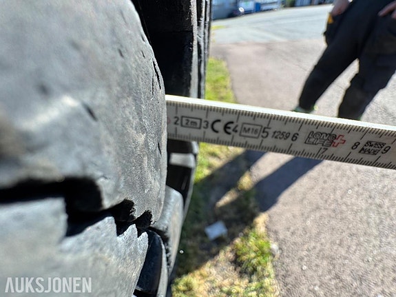 Andre Michelin X snoplus 23.5R25 17 of 18