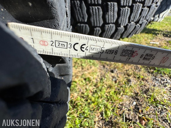 Andre Michelin X snoplus 23.5R25 18 of 18