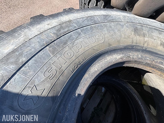 Andre Michelin X snoplus 23.5R25 5 of 18