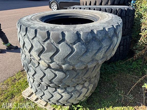 Andre Michelin XHA 15.5R25 3 of 16