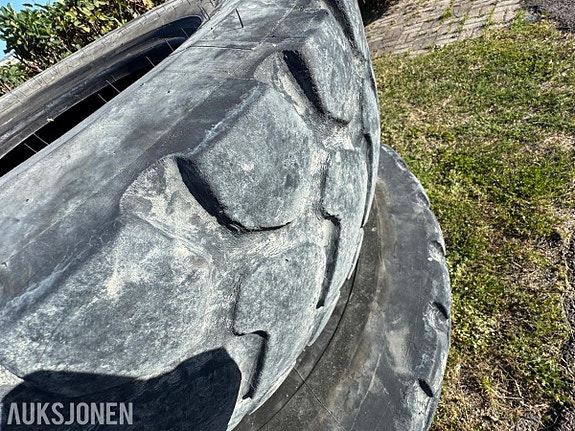 Andre Michelin XHA 15.5R25 10 of 16