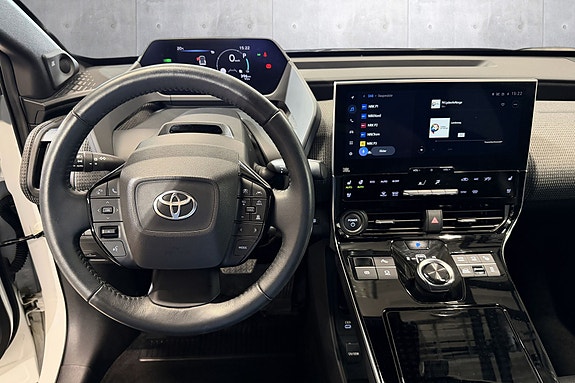 Toyota bZ4X 15 of 20