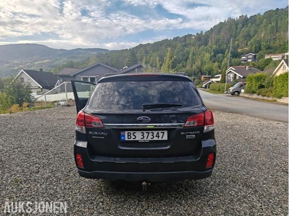 Subaru Outback 5 of 8