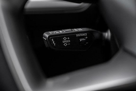 Audi Q4 e-tron 14 of 30