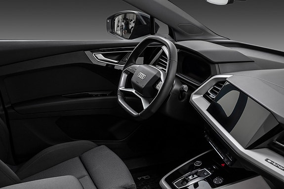 Audi Q4 e-tron 12 of 30