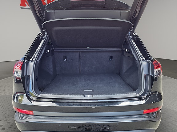 Audi Q4 e-tron 10 of 30