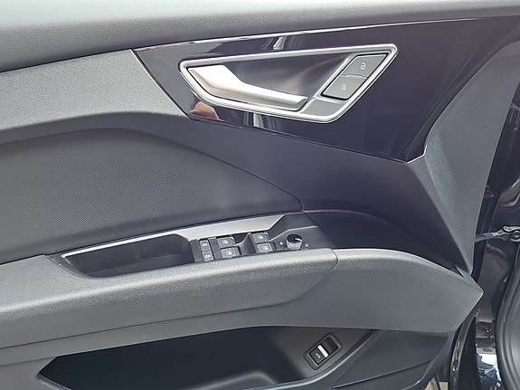 Audi Q4 e-tron 15 of 30