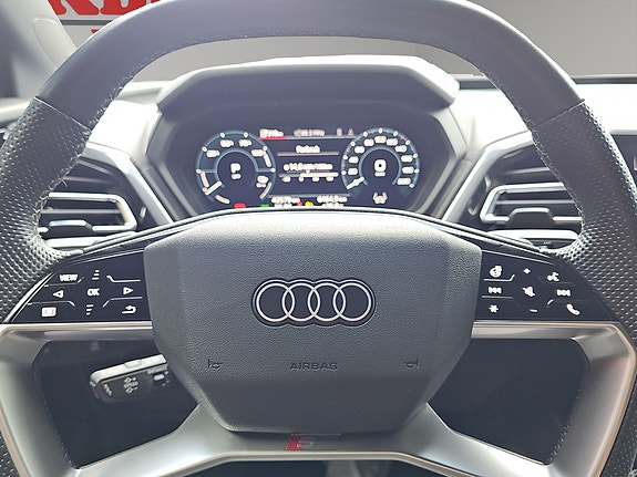 Audi Q4 e-tron 25 of 30