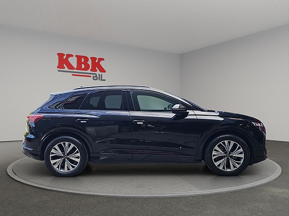 Audi Q4 e-tron 4 of 30