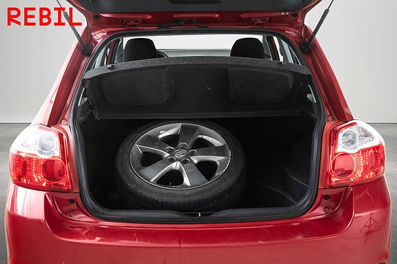 Toyota Auris 22 of 23