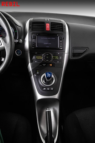 Toyota Auris 19 of 23