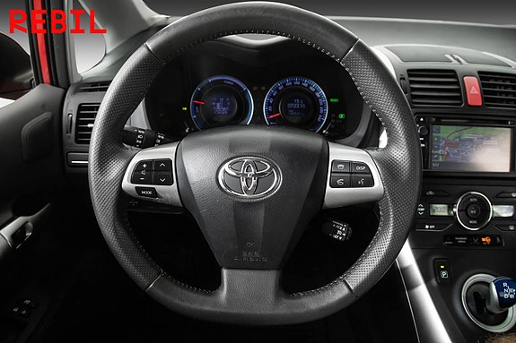 Toyota Auris 12 of 23