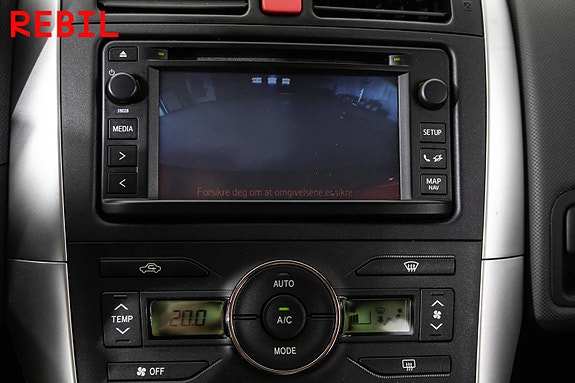 Toyota Auris 18 of 23