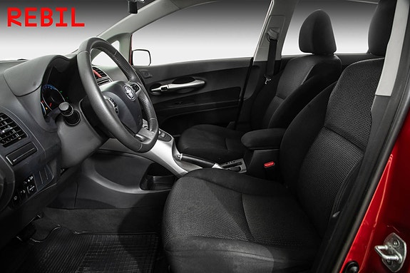 Toyota Auris 8 of 23