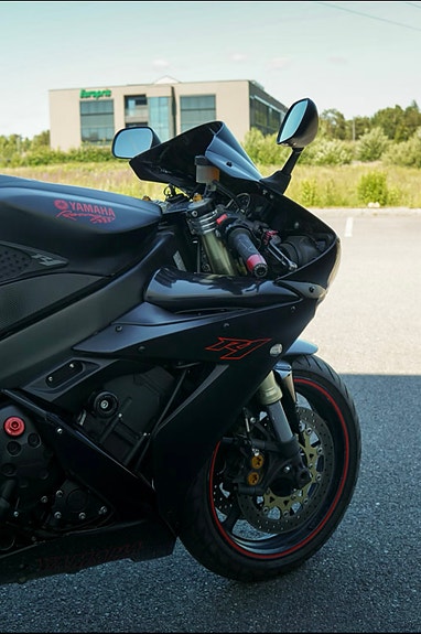 Yamaha YZF-R1 mellom tung regget 14 of 18