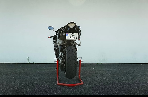 Yamaha YZF-R1 mellom tung regget 6 of 18