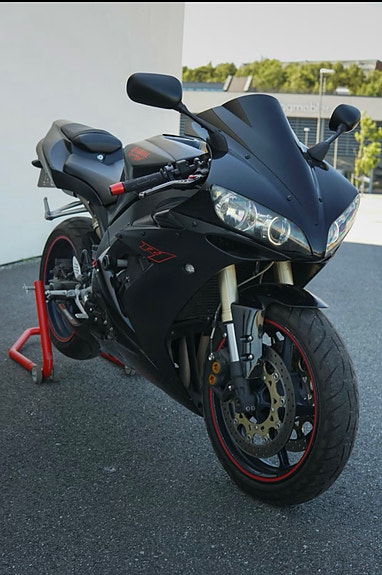 Yamaha YZF-R1 mellom tung regget 11 of 18