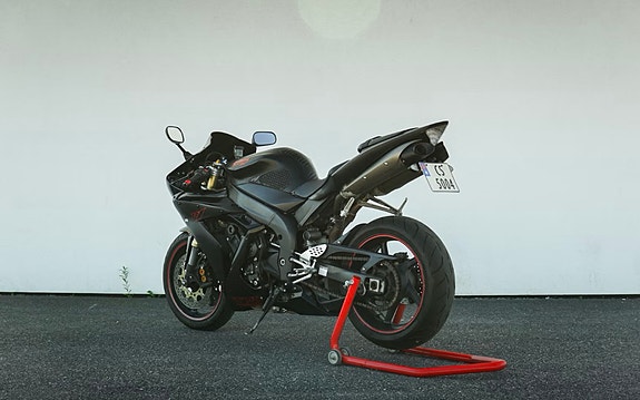 Yamaha YZF-R1 mellom tung regget 5 of 18